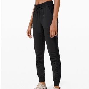 LULULEMON beyond the studio jogger!